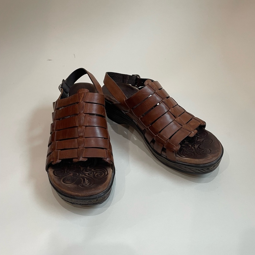 Elegant Brown Leather Women's Mules